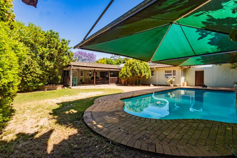 8 Bedroom Property for Sale in Joostenbergvlakte Western Cape